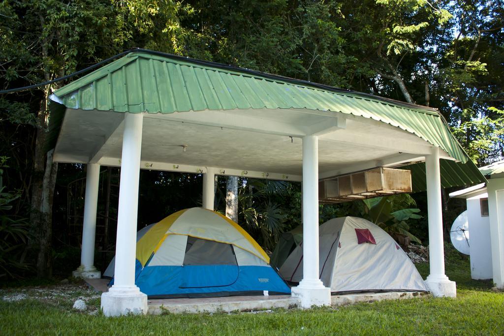 Hotel Jaguar Inn Tikal Exterior photo